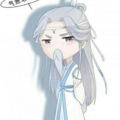 男子发现毒蛇上前拍照被咬到脚
